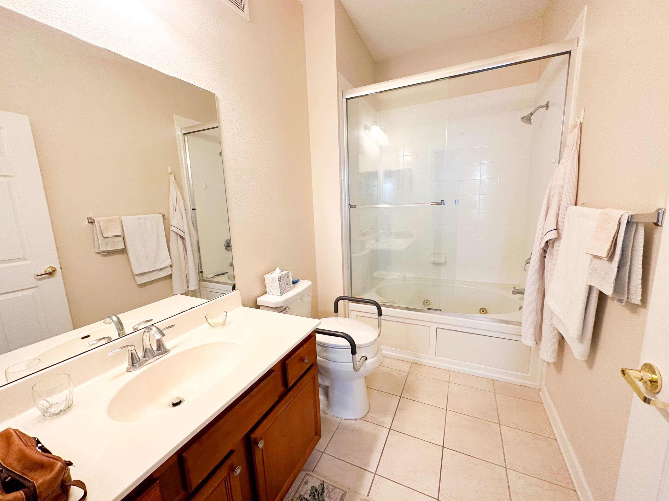 SGC - Condo Unit - Wide Shot-15