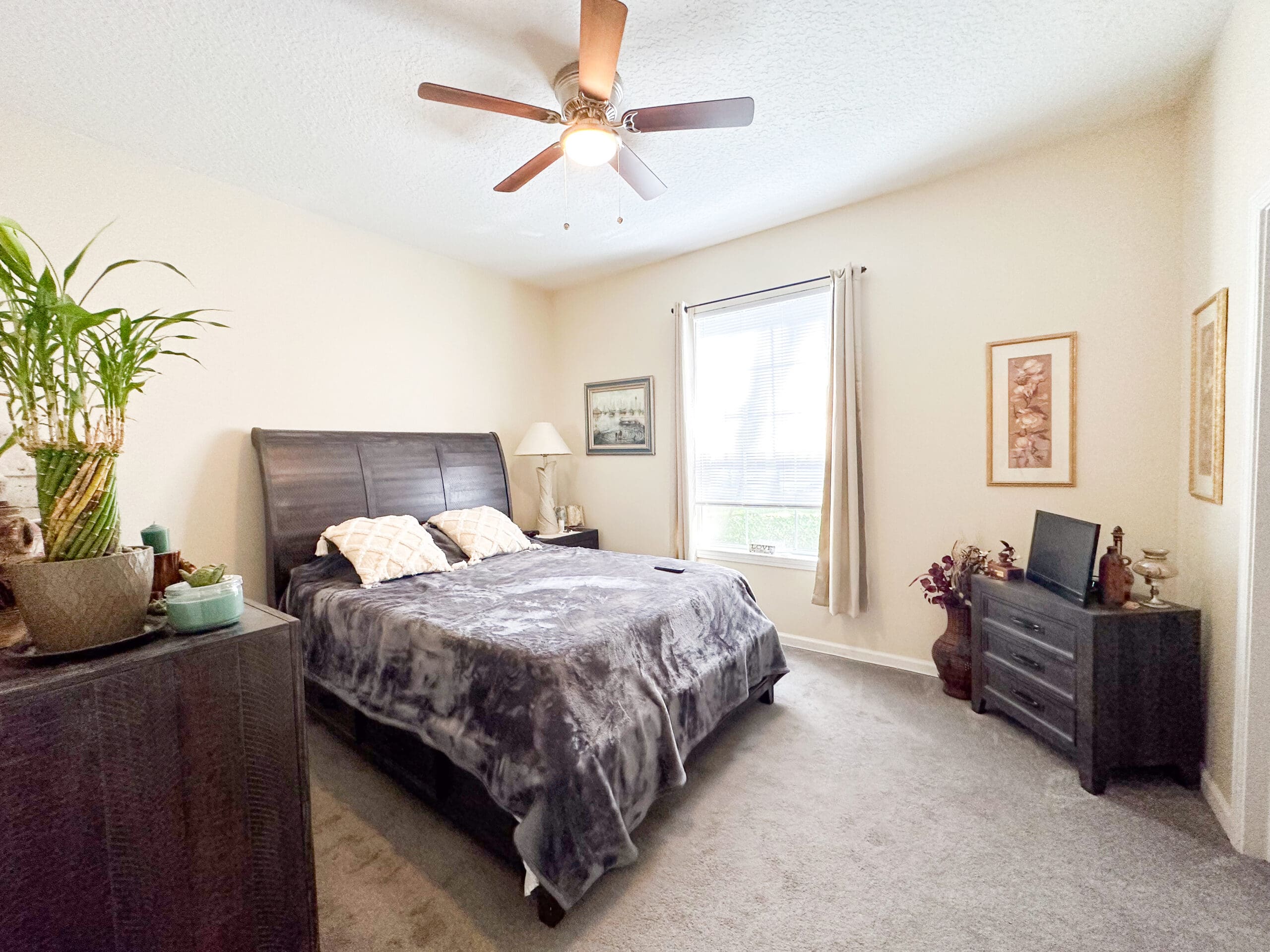 SGC - Condo Unit - Wide Shot-24